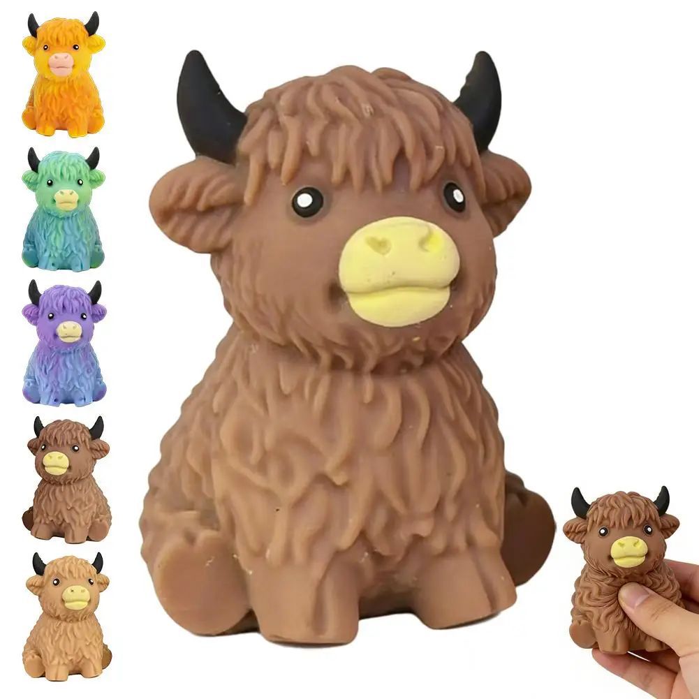 Novelty Gifts - Ręcznie robiona, urocza figurka szkockiej krówki