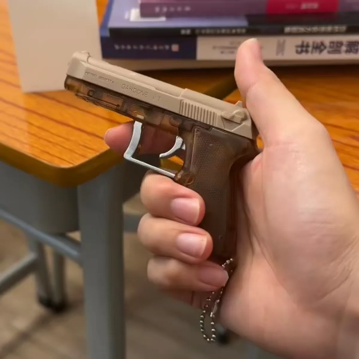 Nowatorski breloczek w kształc – Shock Pen Prank Toy recenzja i cena